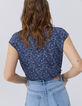 Top azul marino flores azules lazos delante mujer-3