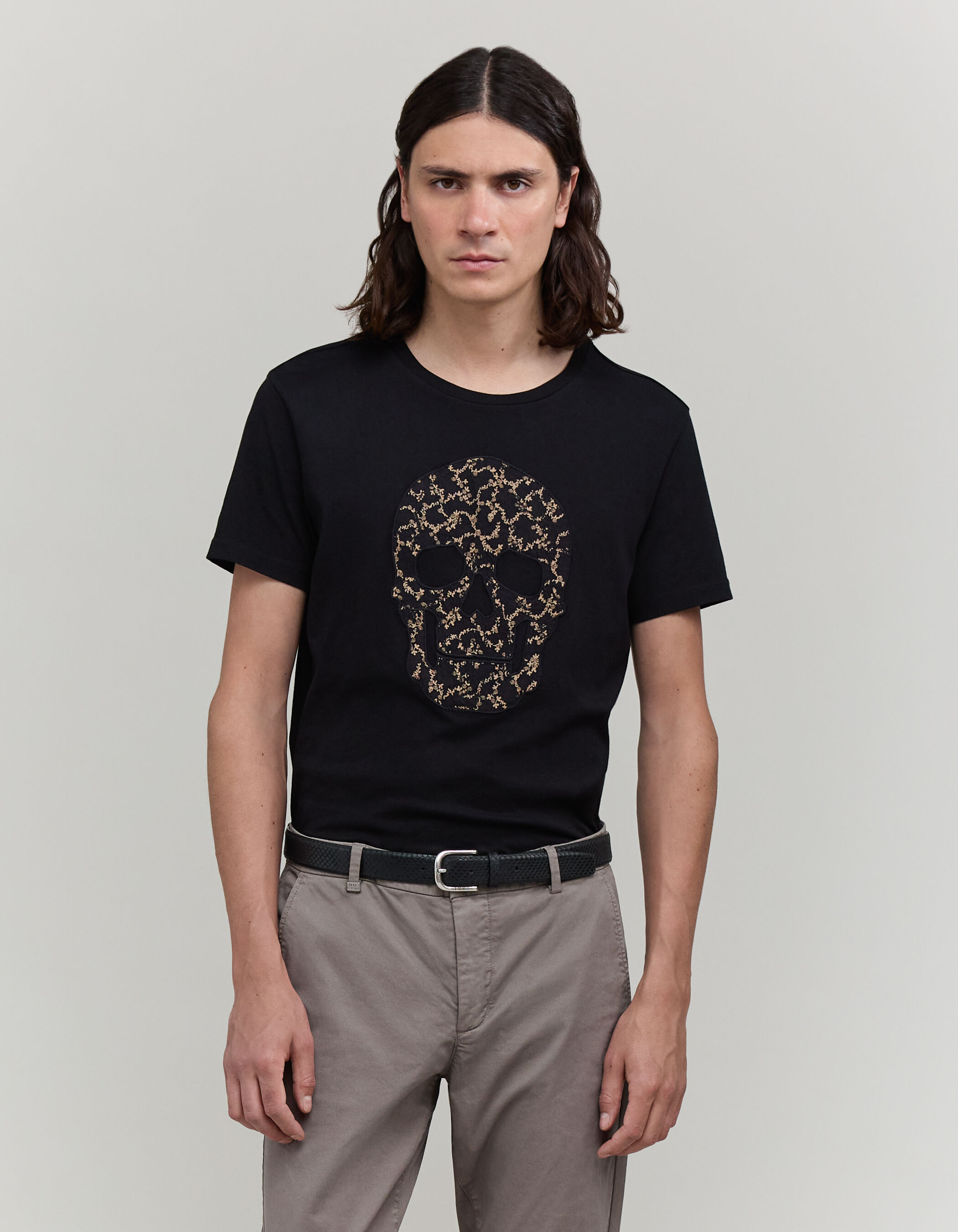 Men s black organic cotton T shirt with embroidered skull IKKS