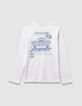 Wit T-shirt biokatoen met auto achter jongens-5