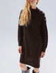 Schokoladebraunes Damenstrickkleid mit gravierten Knöpfen-7