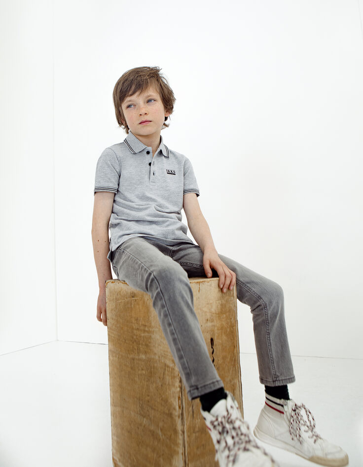 Graues Kinder-Poloshirt aus Biobaumwolle-7