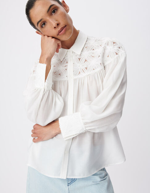Camisa fluida blanca de mujer con detalles florales - IKKS
