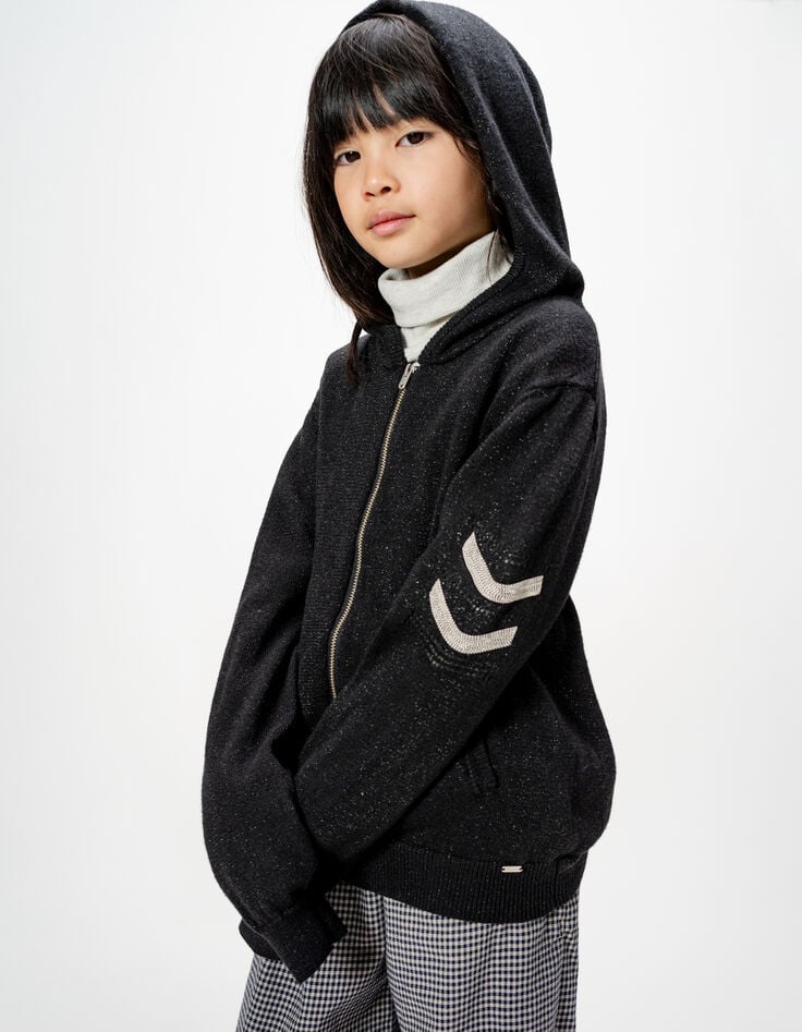Schwarze Mädchenstrickjacke mit Lurex und Fischgräten-2 Schwarze Mädchenstrickjacke mit Lurex und Fischgräten-2
