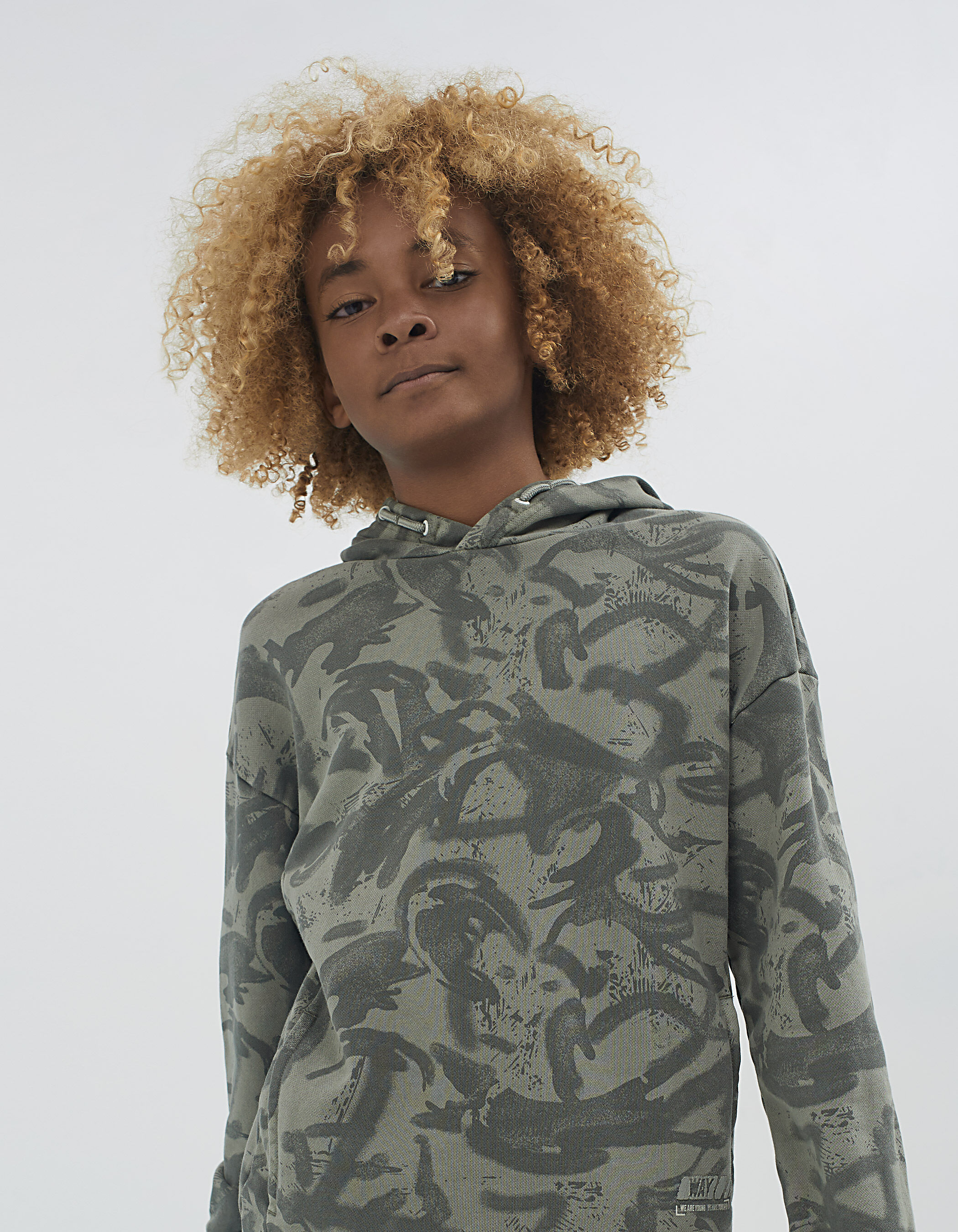 Sudadera light caqui felpa camuflaje grafiti nino IKKS