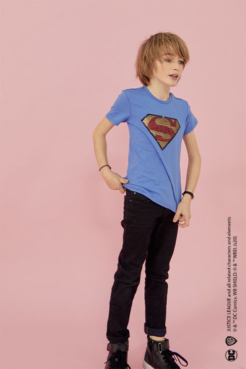Elektroblaues Kurzarm-T-Shirt mit Superman-Logo und Wendepailletten ikks kid boy