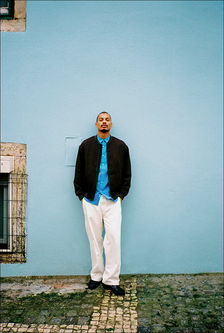 Chaqueta bomber marrón con tejido texturizado