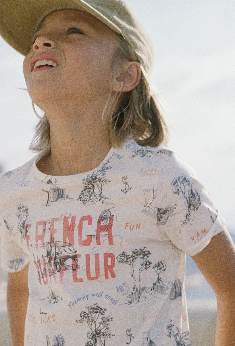Tee shirt manches courtes imprimé toile de jouy avec inscription kid boy
