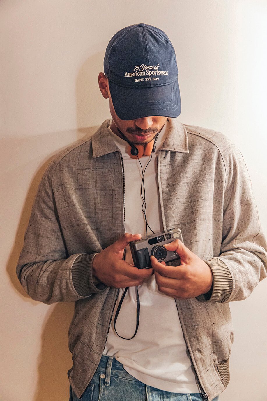 Bombers gris topo con cremallera y estampado de cuadros