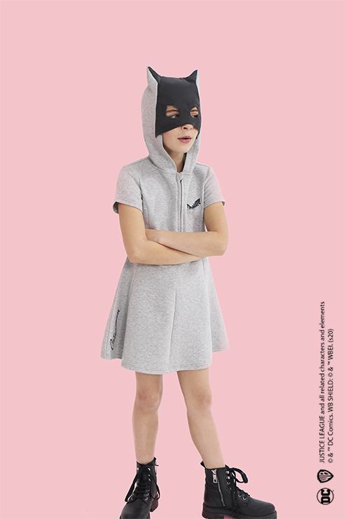 Weites graues Kurzarm-Kleid mit Kapuze und Cat Woman-Maske ikks kid girl