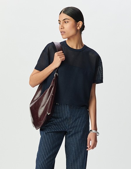 Bolso semiluna burdeos cuero brillante Allane