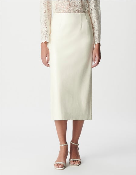 Langer weißer Bleistiftrock mit Rock-Flair