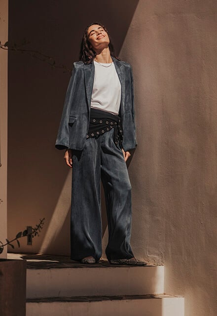 Chaqueta de traje de satén azul marino 