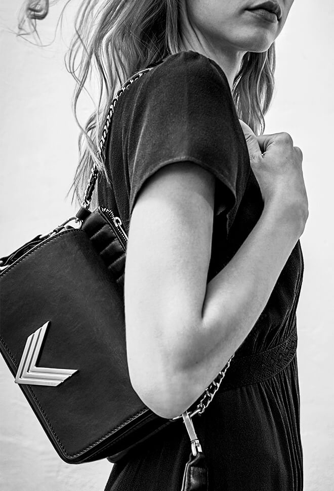 Bolsa 111 Romy en cuero de cordero flexible