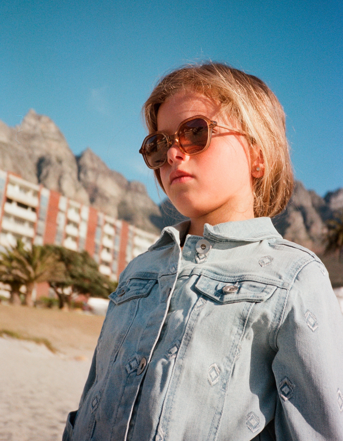 Sonnenbrille mädchen pfirsich