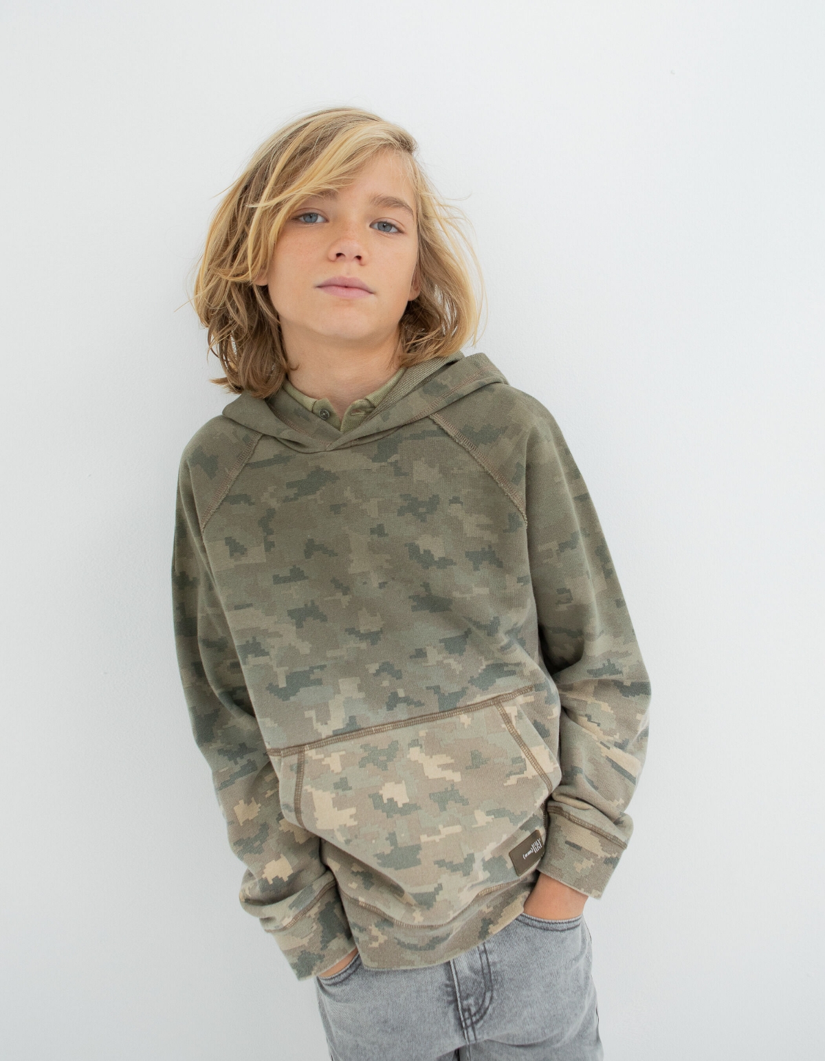 Boys’ sand pixel camouflage motif hoodie