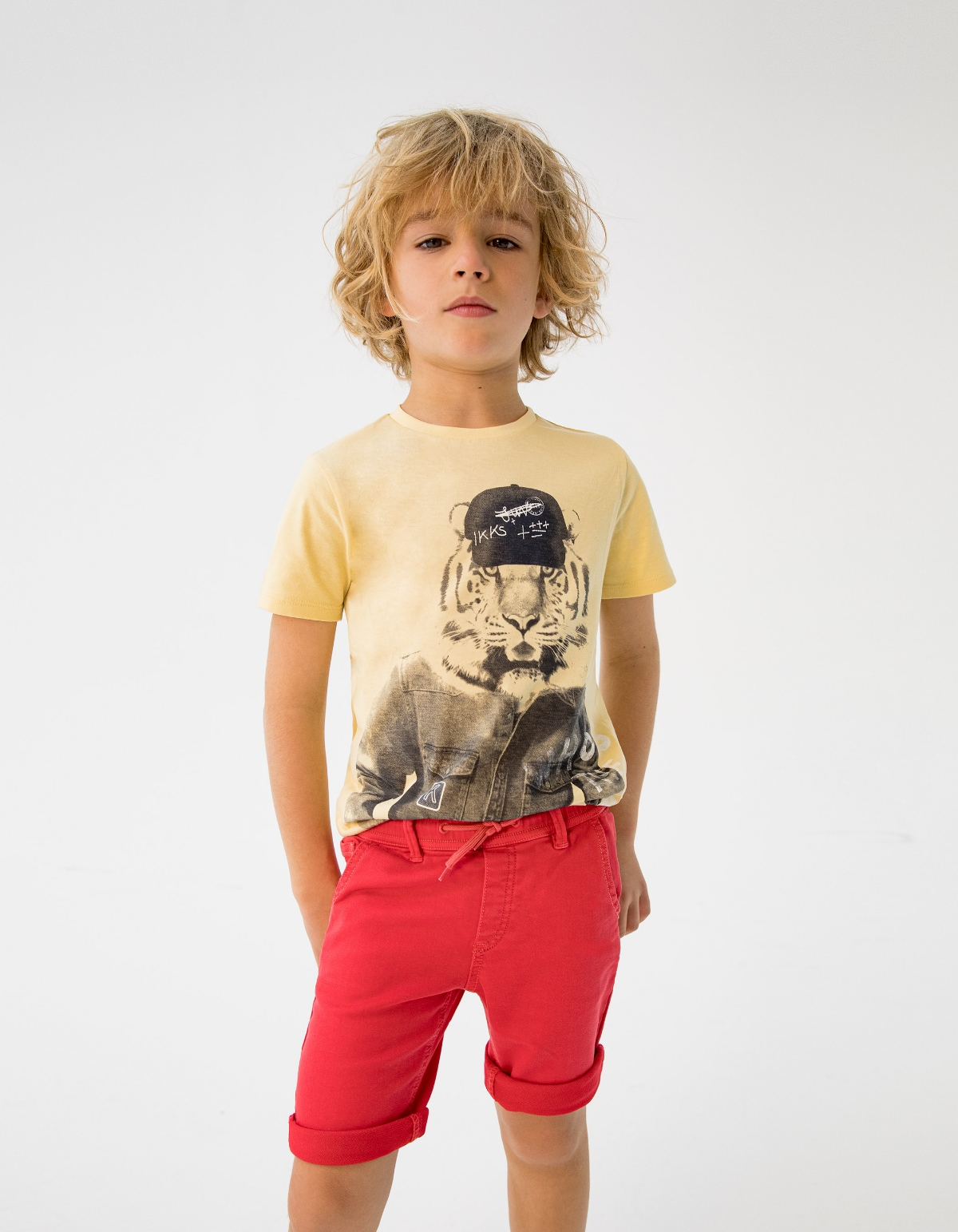 Bermuda en jean rouge ceinture élastiquée garçon