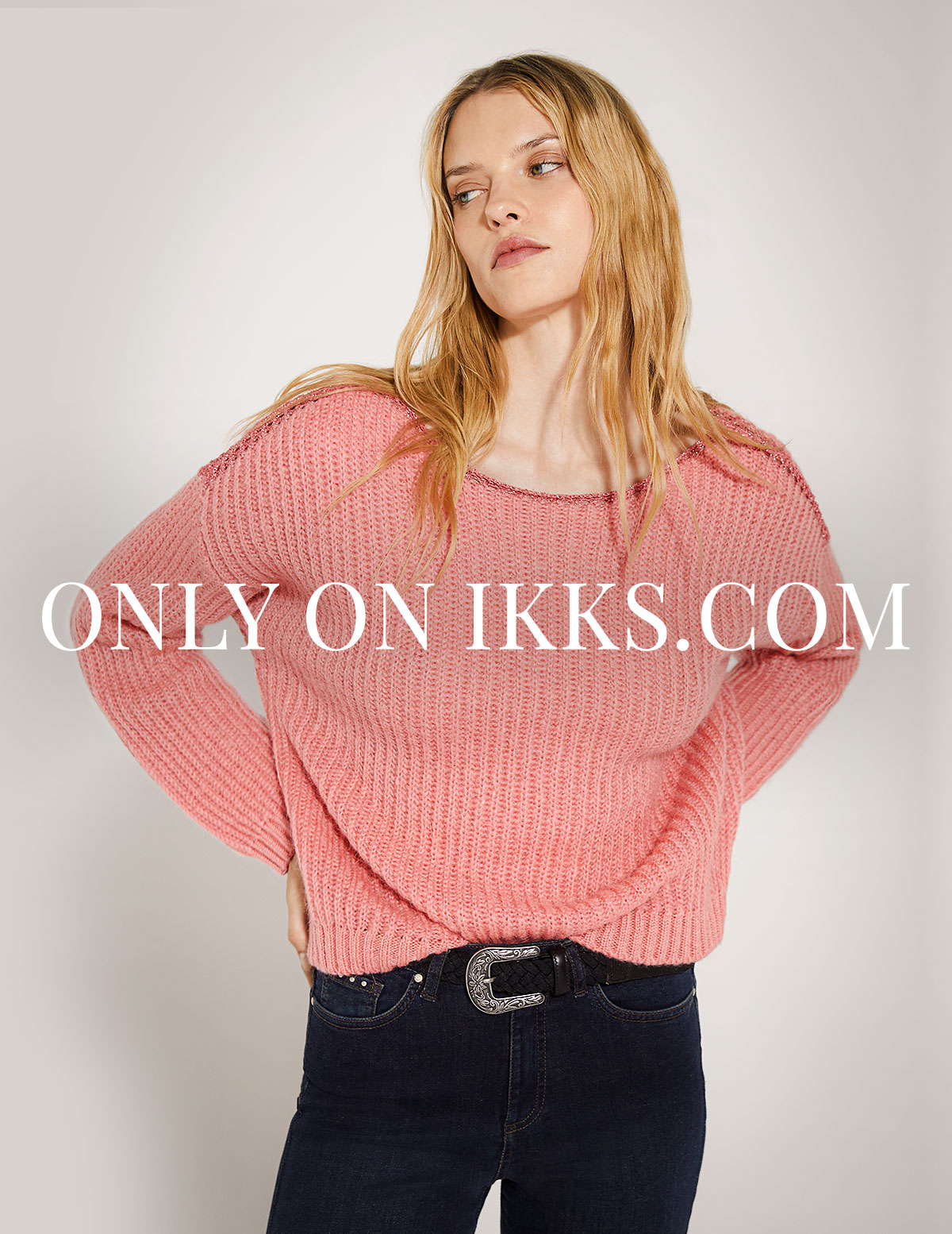Women’s blush pink chunky knit sweater with mohair