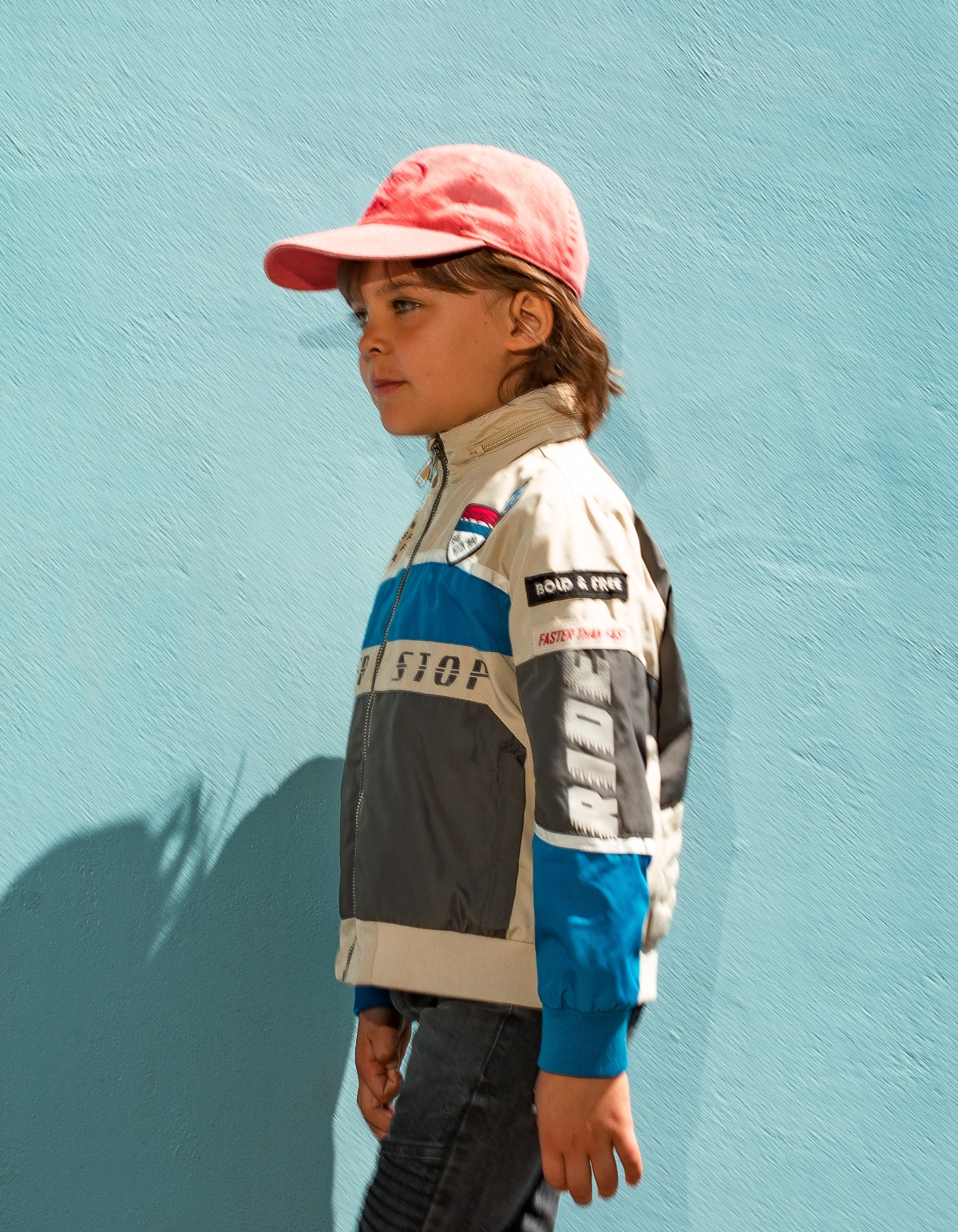 Blouson beige, bleu et gris à patchs garçon