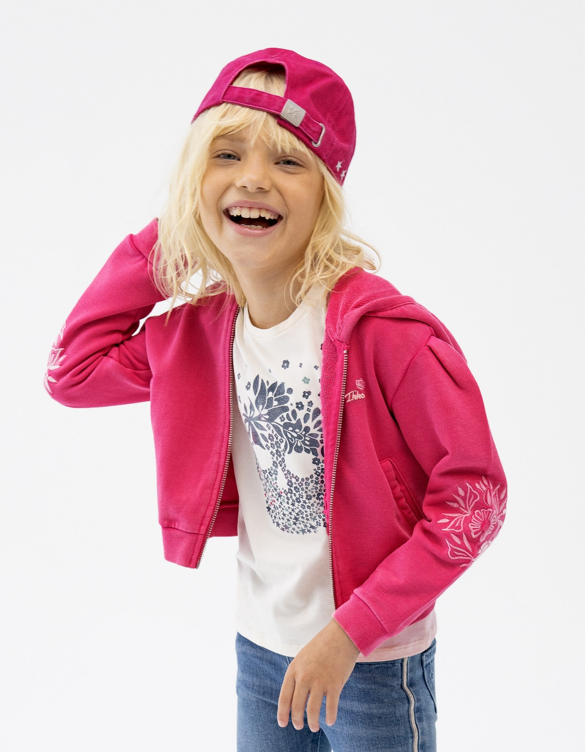 Roze vest met kap borduursels mouwen meisjes