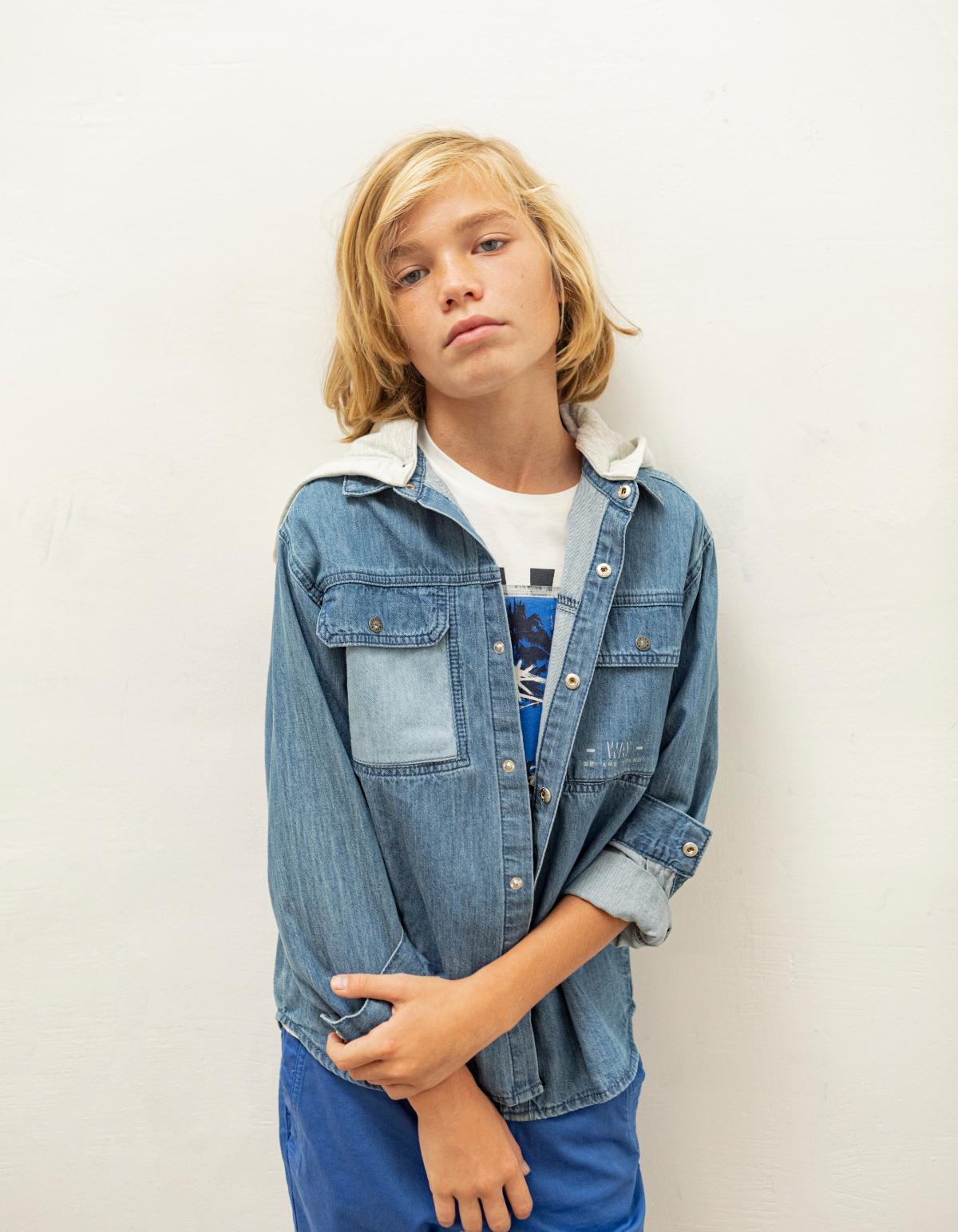 Chemise en jean bleu bio capuche amovible