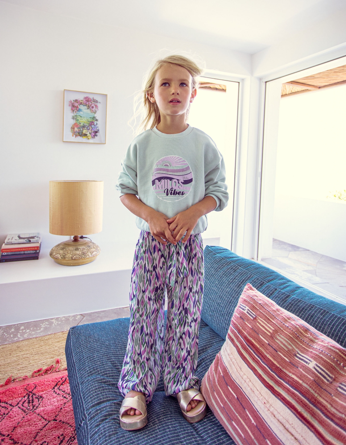 Watergroene sweater geborduurd vintage ontwerp meisjes