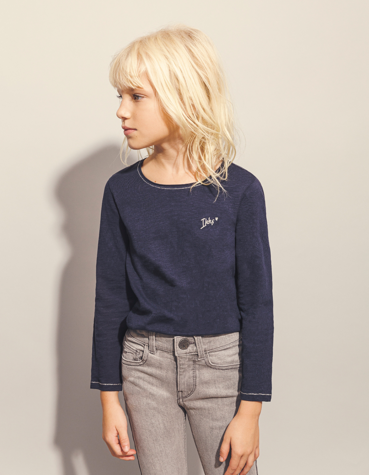 Camiseta navy Essentiels bordado IKKS niña