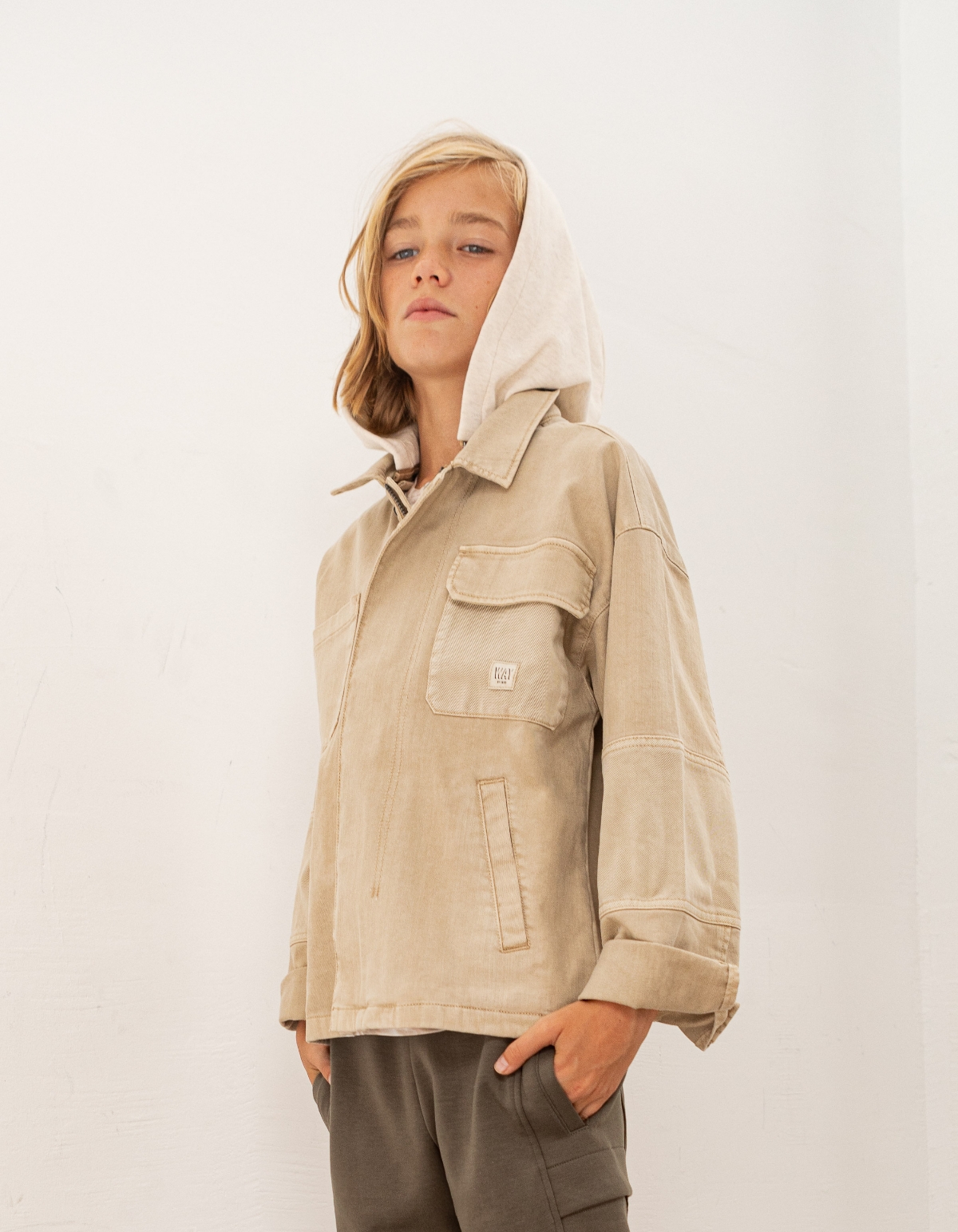 Boys’ beige denim jacket with detachable hood